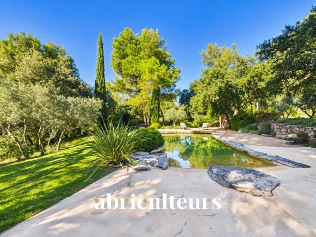 ÉLÉGANTE VILLA RÉNOVÉE LUBERON CHEVAL BLANC