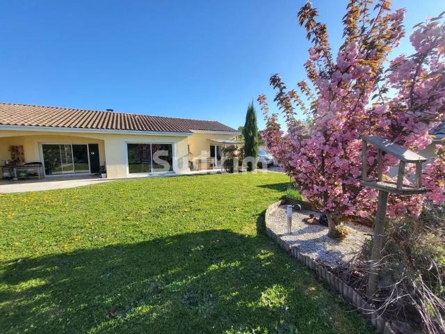 Superbe villa de 160 m² avec piscine à Charnay lès Mâcon 160m² Charnay lès Mâcon