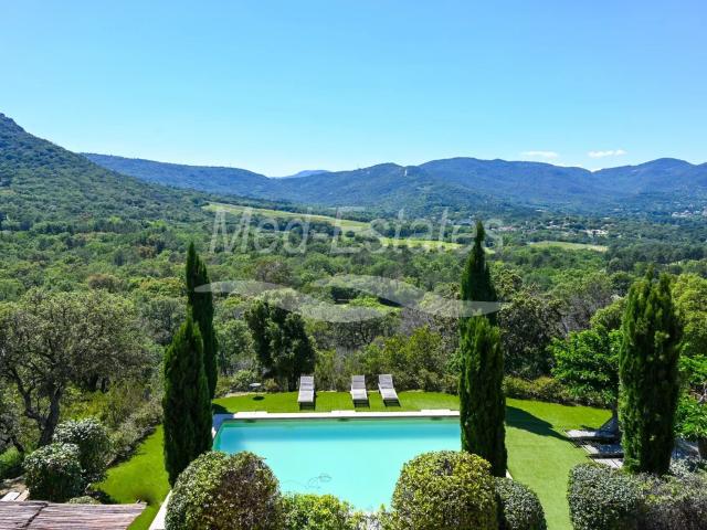 Superbe Villa de 6 chambres pleine de caractère et de charme 320m² Le Plan de la Tour