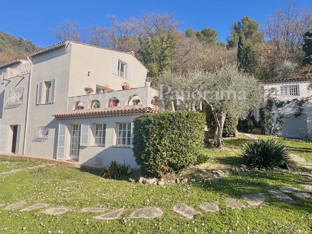 EXCLUSIVITE SUPERBE VILLA ET SA VUE DOMINANTE