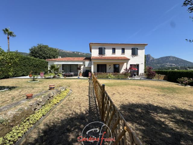Superbe villa indépendante 5 pièces