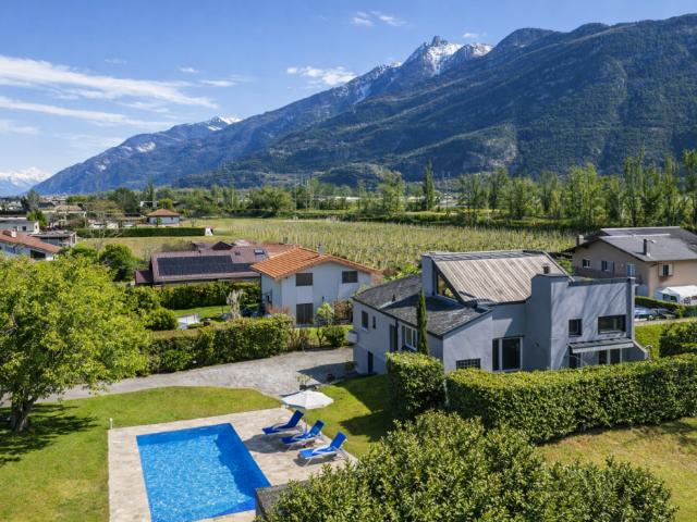 Superbe villa individuelle sur grande parcelle bien située à Fully