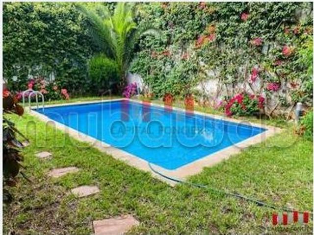 Superbe villa piscine