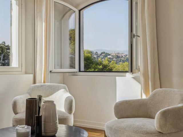 Superbe villa rénovée dans un écrin de verdure 5 chambres
