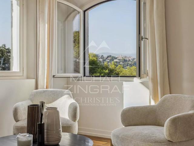 Superbe villa rénovée dans un écrin de verdure 5 chambres