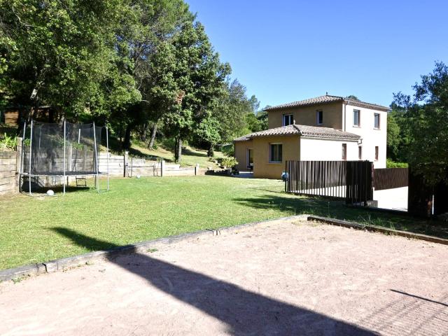 Superbe villa sur montlegun avec piscine