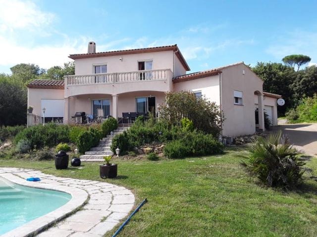SUPERBE villa 166m2 avec piscine terrain 2600m2