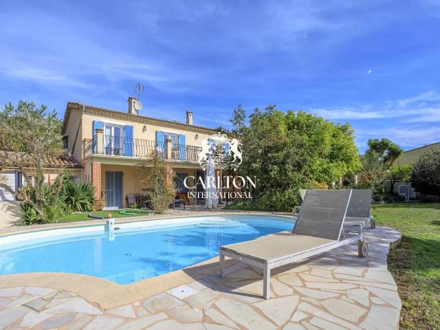 Superbe villa 4 chambres avec piscine à Tourrettes sur Loup 195m² Tourrettes sur Loup