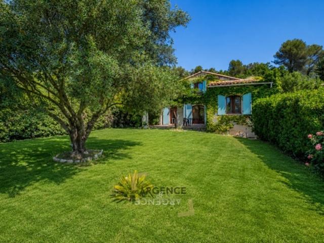 SUPERBE VILLA 5 CHAMBRES SUR 1 000 M² DE TERRAIN