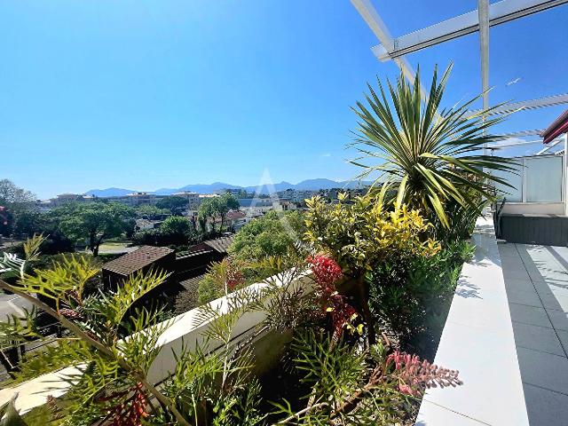Superbe 2 pièces Plein Sud Dernier Etage 35m² Cannes la Bocca