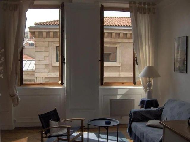 Superbe 2P meublé 52m² Vieux Lyon sans vis à vis