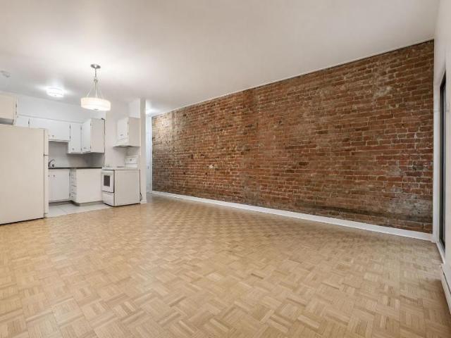 Superbe 3 1/2 rue St Urbain, Montréal!