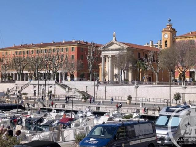 Superbe 3 pièces meublé avec vue mer sur le Port à Nice