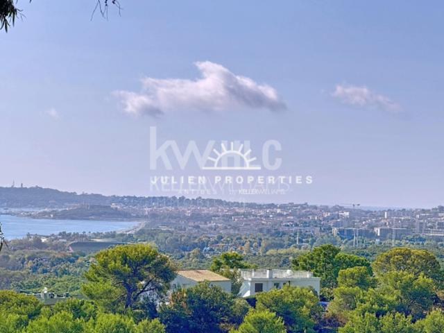SUPERBE 3 PIECES AVEC VUE MER CAP D'ANTIBES