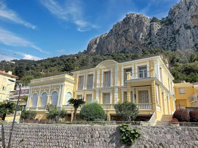 Superbe 3 Pieces Dans Villa Belle Epoque 80m² Menton