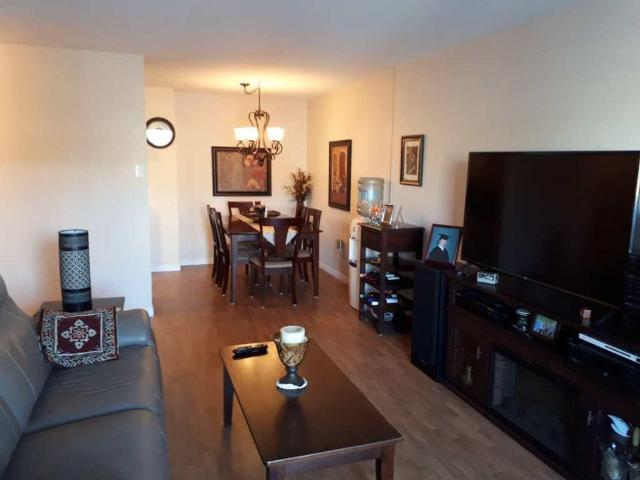 SUPERBE 4½ ENTIÈREMENT RÉNOVÉ AU DERNIER ÉTAGE 1375$/MOIS TOUT INCLUS, DISPONIBLE POUR JUILLET