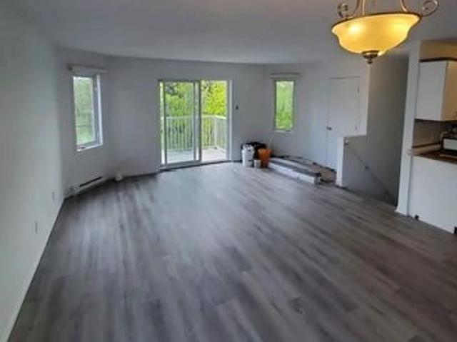 Superbe 51/2 Dans Un Triplex