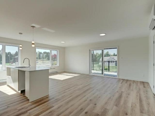 Superbe 5 ½ neuf à Coaticook – 1er mois gratuit – Quartier tranquille
