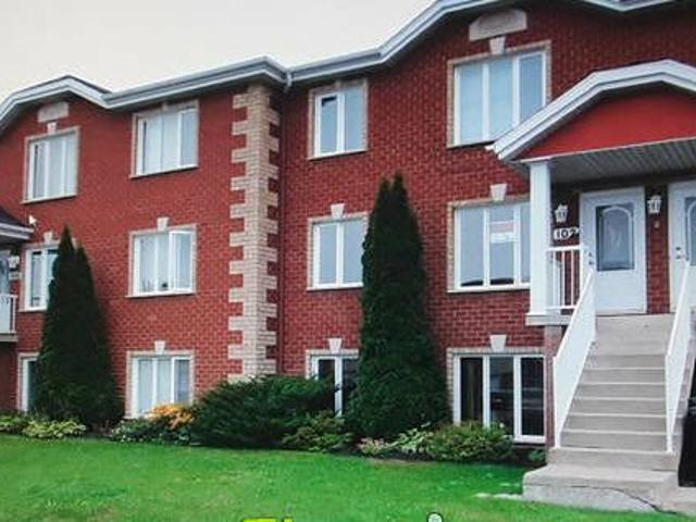 SUPERBE 6 LOGEMENTS 1999 BIEN ENTRETENU BON QUARTIER RENTABLE