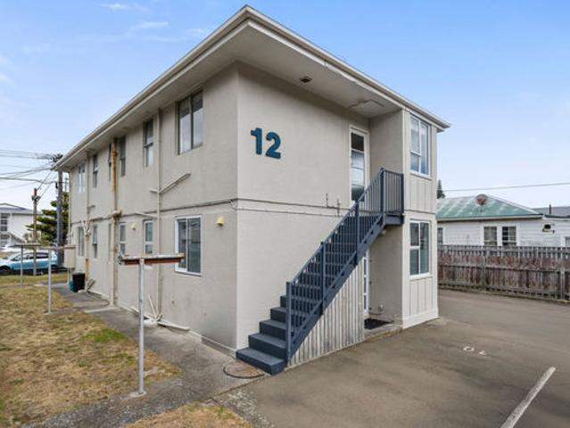 Superbly presented lyall bay pad | beo $395,000