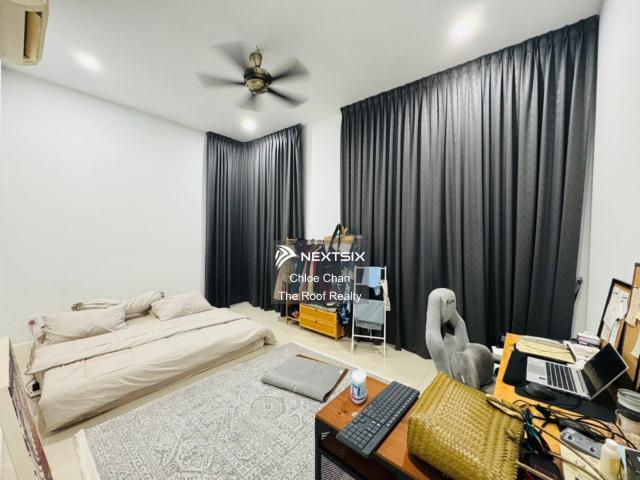 Superherb unit for sell! Ready move in unit!