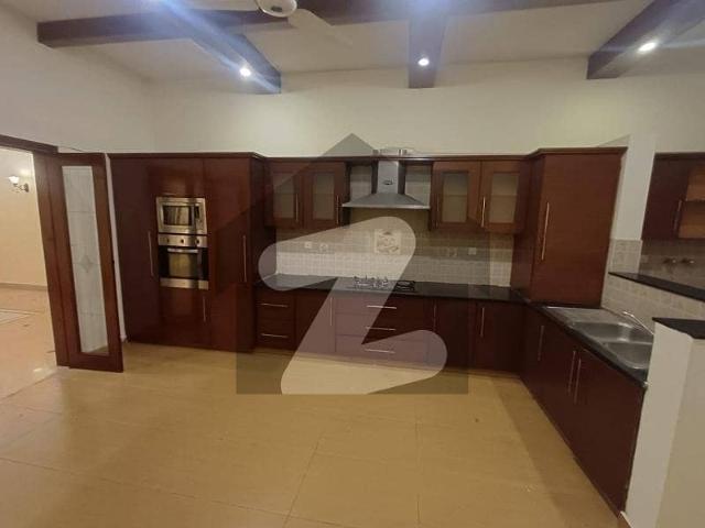 Superior Ultra Modernized Upper/Floor Three Bedrooms Proper Portion Totally Independent