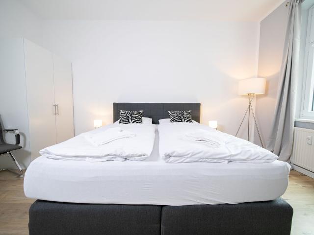 Superior Apartment | 70 QM | 3 ROOM | Central | Kitchen, Neuss Amsterdam Apartments for Rent