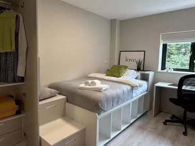 Superior Bedroom Shared Bathroom
