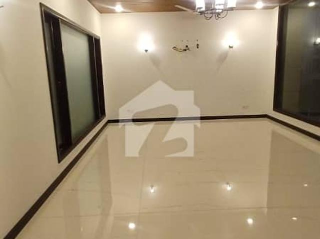 Superior Luxurious Brand New 666yards Extra Ordinary Upper/Floor Three Bedrooms Proper Portion