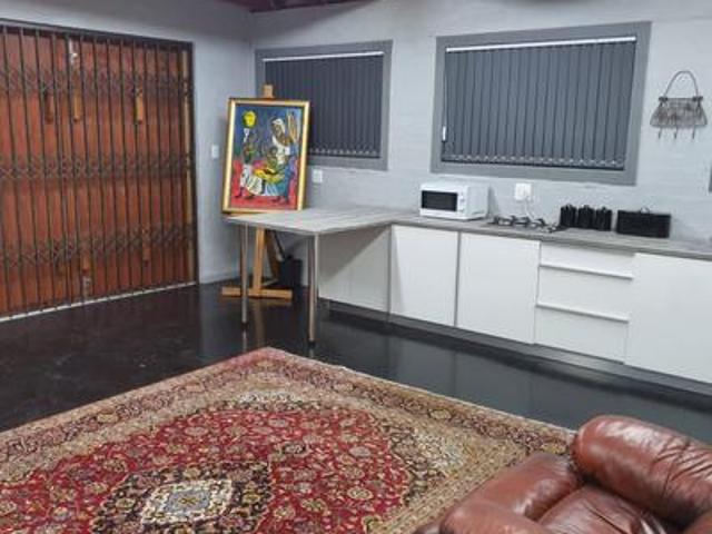 superior studio apartment for mlong.