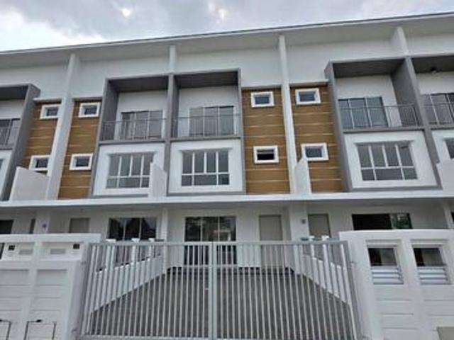 SuperLink Home 2STOREY 28x85 salary 35K boleh apply Cyberjaya