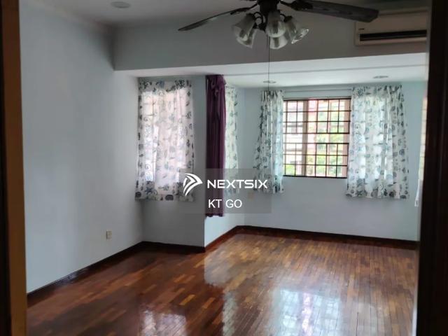 Superlink, Renovated, Extended, Partially Furnished 2 Storey 26 x 75 Superlink Putra Height Usj Subang Jaya
