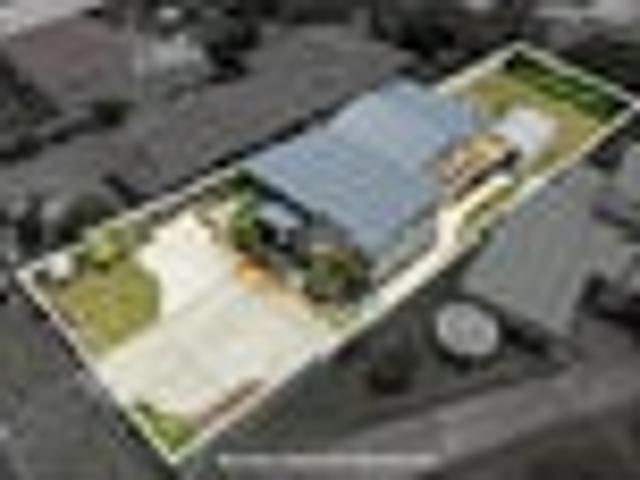 Supersized Family Living with Sea Views!
