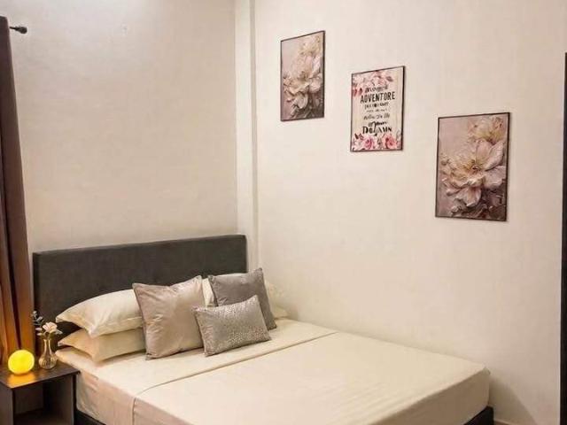 SUPREME MASTER BEDROOM w ATTACHED BATHROOM