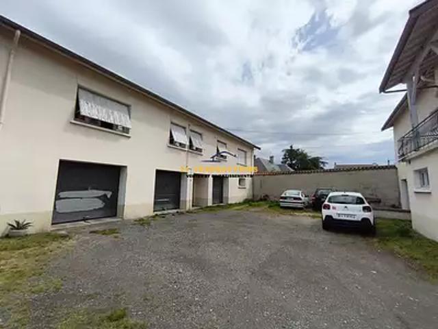 Sury le Comtal 42450 Achat / Vente immeuble parking