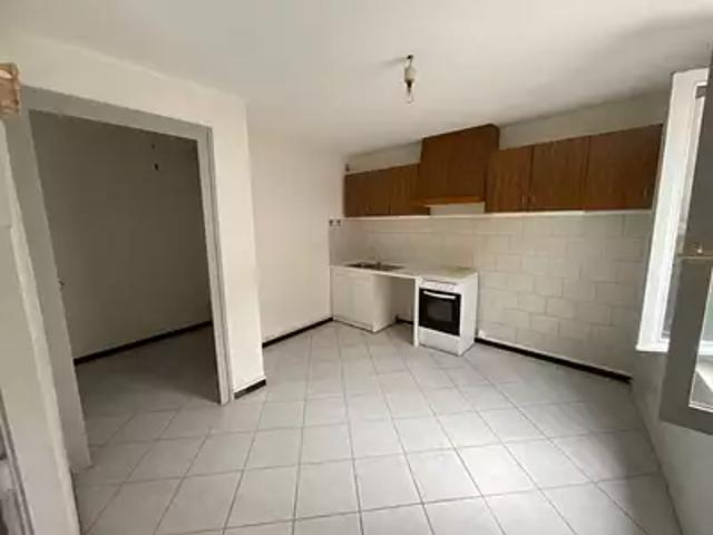 Sury le Comtal 42450 Location appartement 3 pièces t3