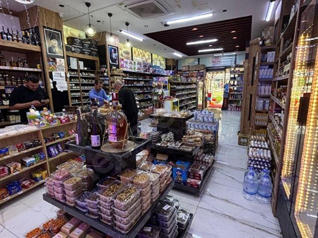 Suryapı konutlarında mükemmel konumda köşe başı market