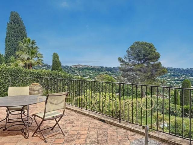 Sur la cote d azur, limite saint paul de vence, villa vue mer panoramique, calme, piscine, garage, a pied des commerces