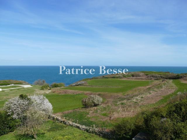 Sur la côte d'Émeraude, proche du centre et des plages, une. 220m² Saint Cast le Guildo