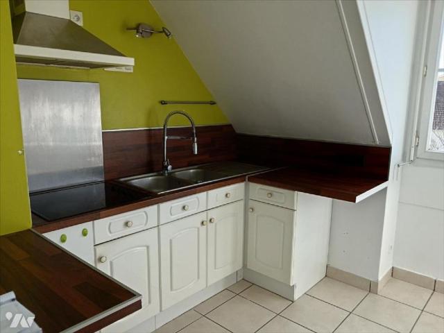 Sur la commune de FALAISE, découvrez cet appartement F3 à louer dans un immeuble calme, en 2ème.