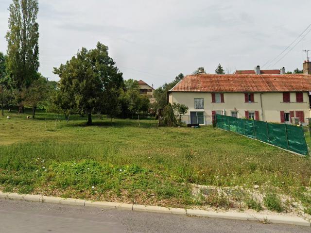 Sur la commune de Lavans Vuillafans, terrain viabilisé à bâtir de 801 m² bien exposé et plat