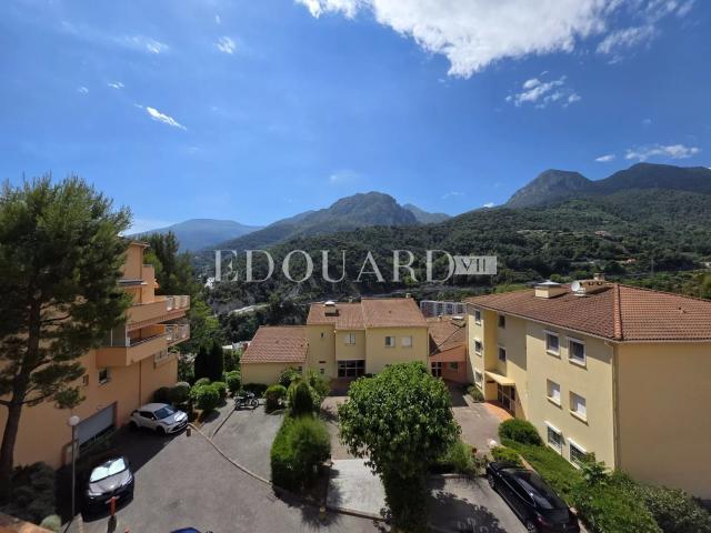 Sur la commune de Menton, en exclusivité trois pièces à vend. 64m² Menton