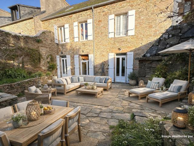 Sur le port, maison 6 chambres et jardin