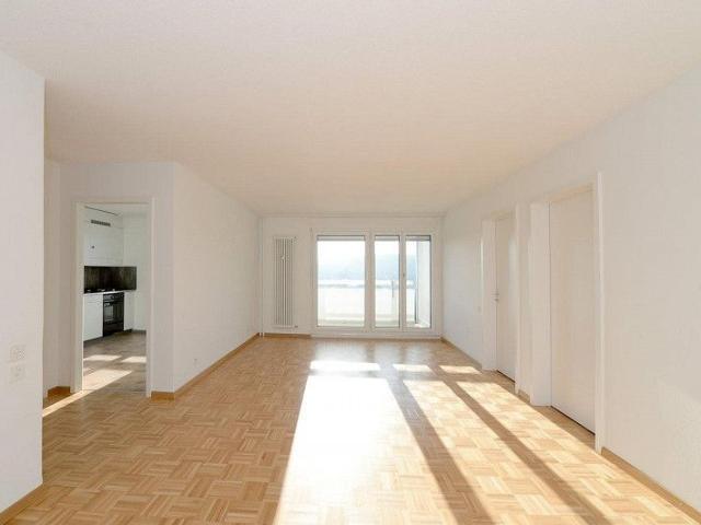 Sur les hauteurs de la Chaux de Fonds, ce 3.5 pièces vous attend !