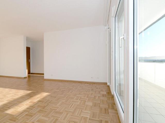 Sur les hauteurs de la Chaux de Fonds, this 2.5 room apartment is waiting for you!