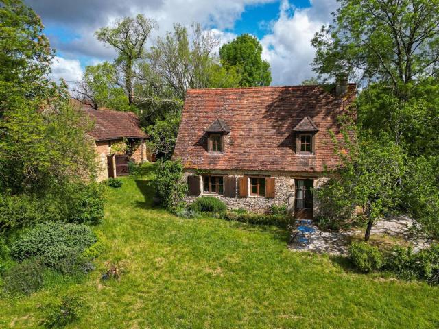 Sur les hauteurs de la vallée du Céou, bel ensemble de 2 mai. 140m² Sarlat la Canéda