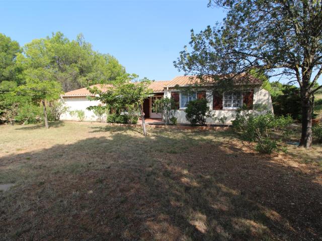 Sur une parcelle de 3542 M2 un ensemble immobilier compose d. 0m² Portel des Corbières