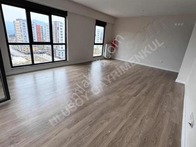 Sur Yapı C Parselde 3+1 Eşyasız Ayrı Mutfaklı Kiralık Daire
