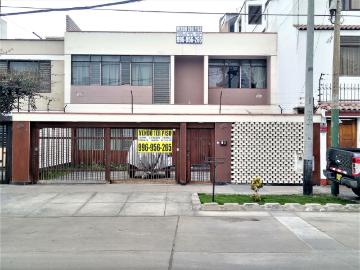 SURCO VENTA AMPLIA CASA 304 M2 7 DORMITORIOS 8 BAÑOS 2 COCHERAS
