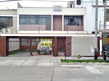 SURCO VENTA AMPLIA CASA 304 M2 7 DORMITORIOS 8 BAÑOS 2 COCHERAS